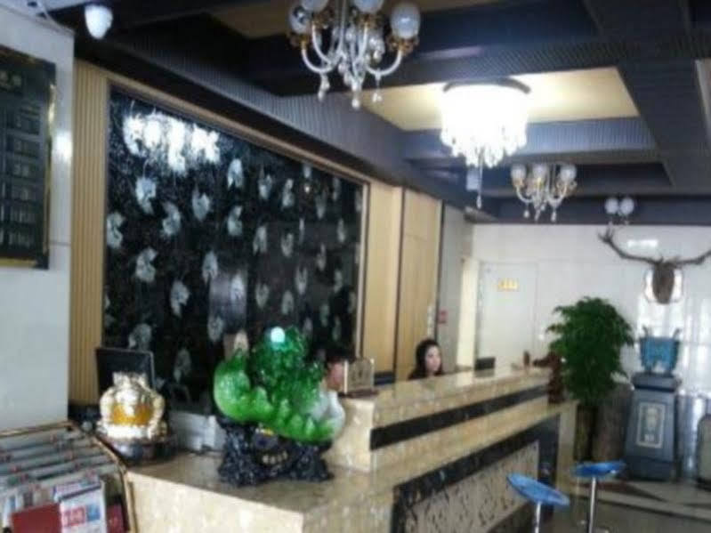 Xinhang Hotel Urumqi Exterior photo